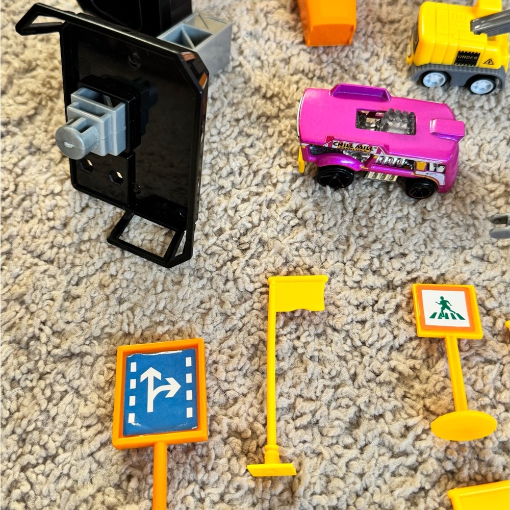 Colorful Building Racetrack/Construction Set for Kids - Picture 5 of 10